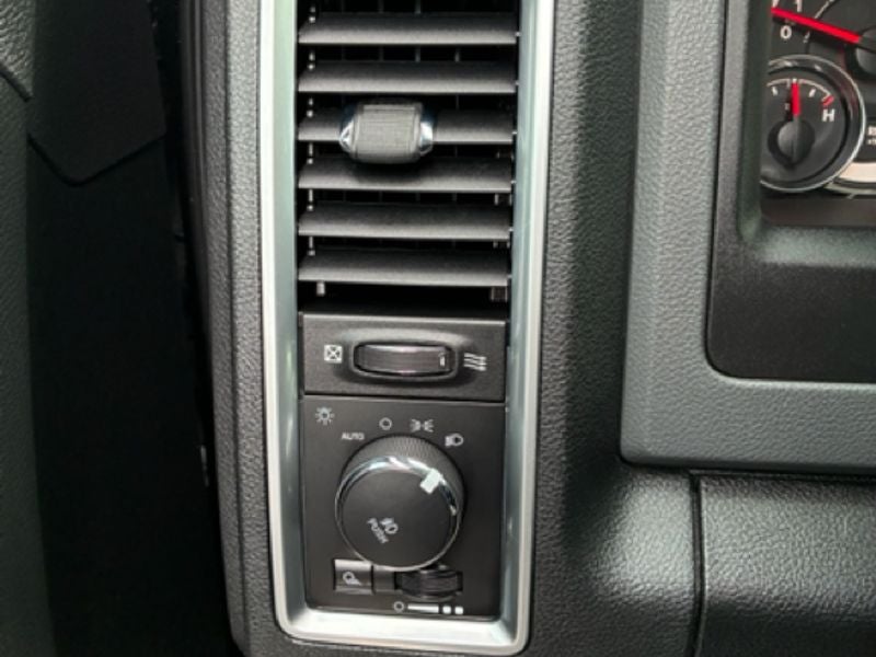 2017 RAM 1500 Big Horn Crew Cab 4x4 5'7' Box