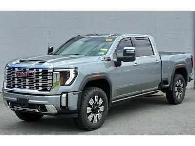 2024 GMC Sierra 2500HD 4WD Crew Cab Standard Bed Denali