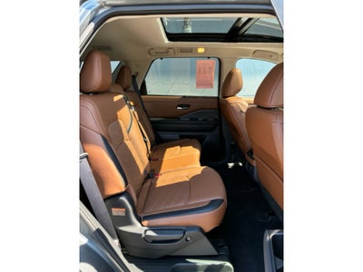 2023 Nissan Pathfinder Platinum 4WD