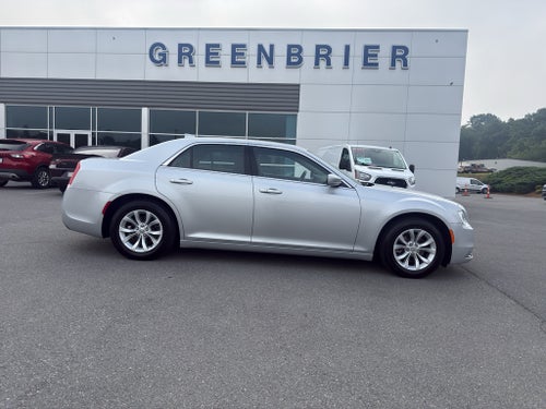 2021 Chrysler 300 Touring