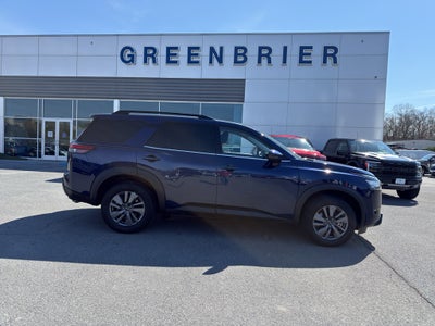 2025 Nissan Pathfinder SV