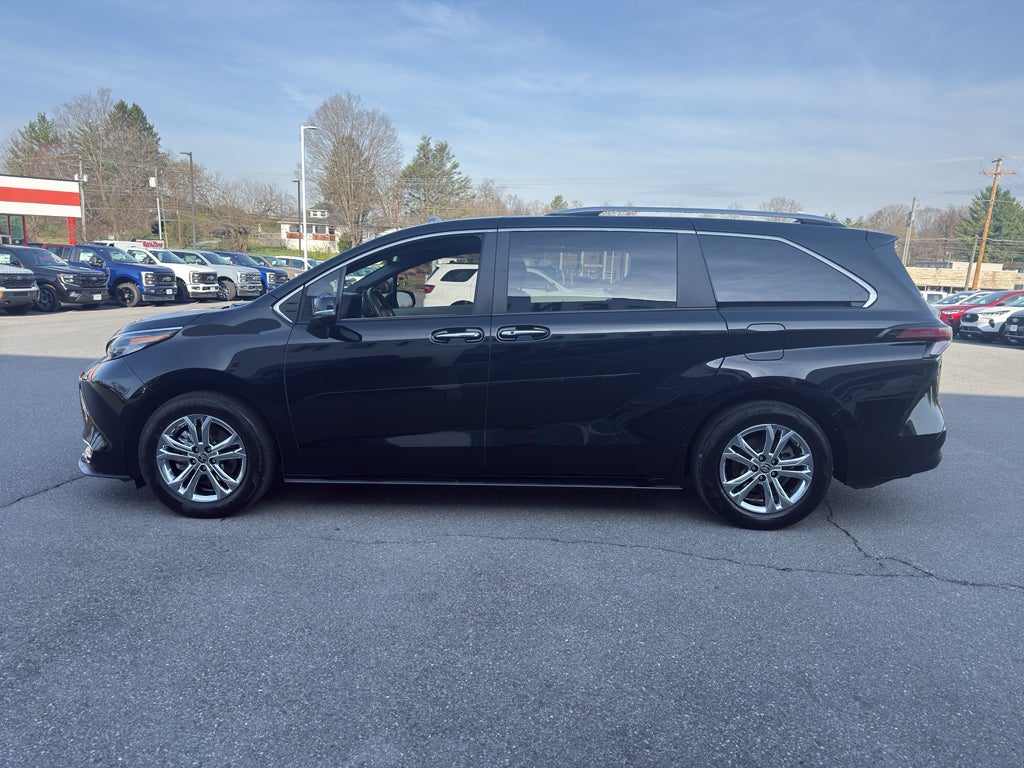 2023 Toyota Sienna Platinum
