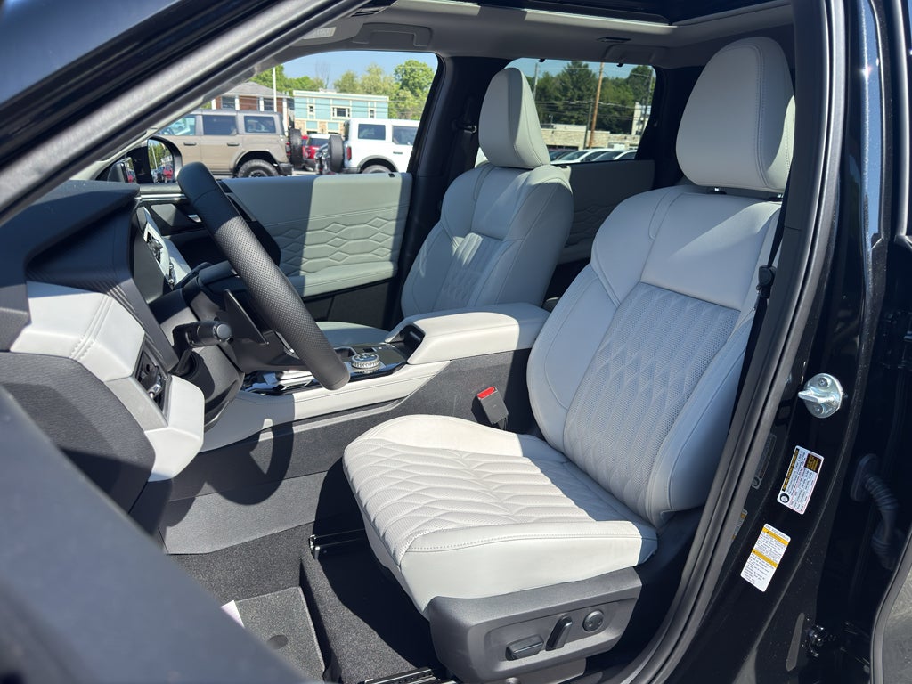 2025 Mitsubishi Outlander Platinum Edition