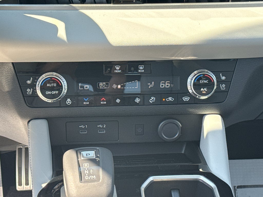 2025 Mitsubishi Outlander Platinum Edition