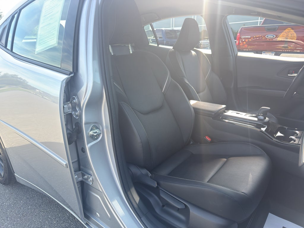 2025 Toyota Prius XLE