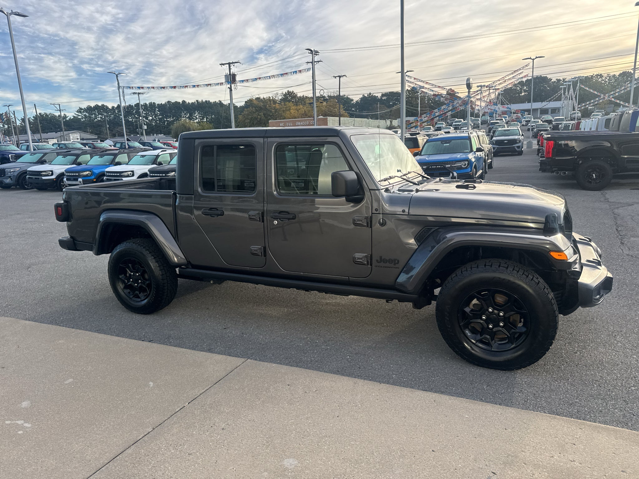 2023 Jeep Gladiator Willys