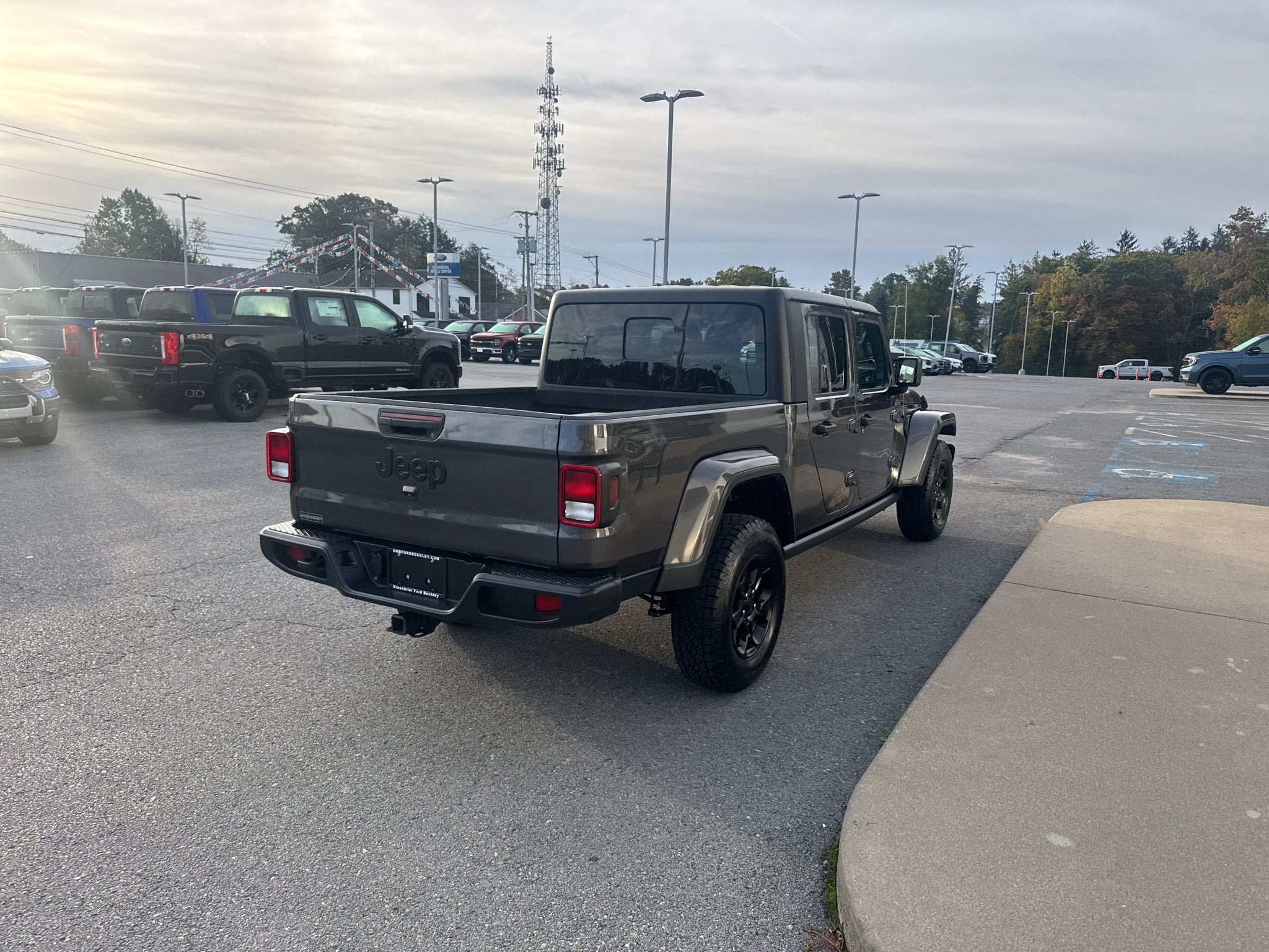 2023 Jeep Gladiator Willys