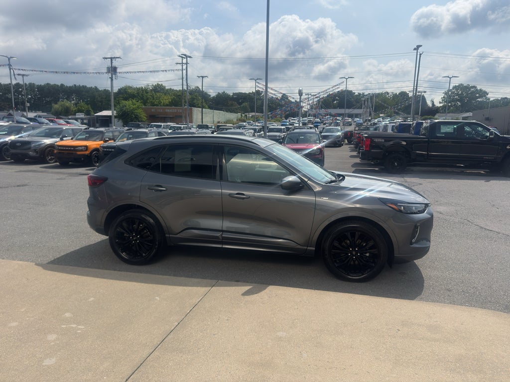 2023 Ford Escape ST-Line Elite