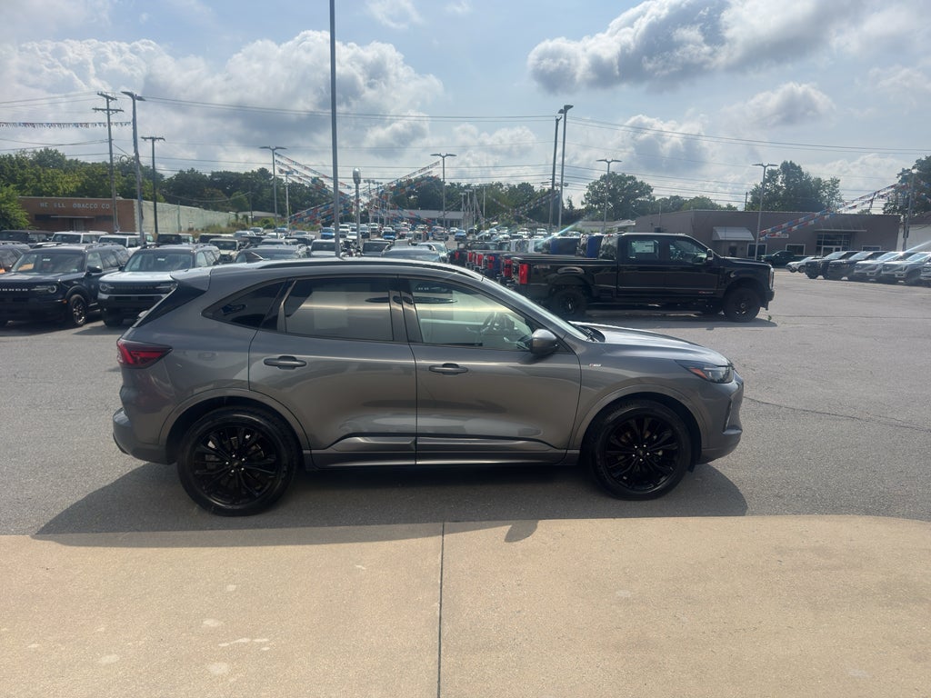 2023 Ford Escape ST-Line Elite