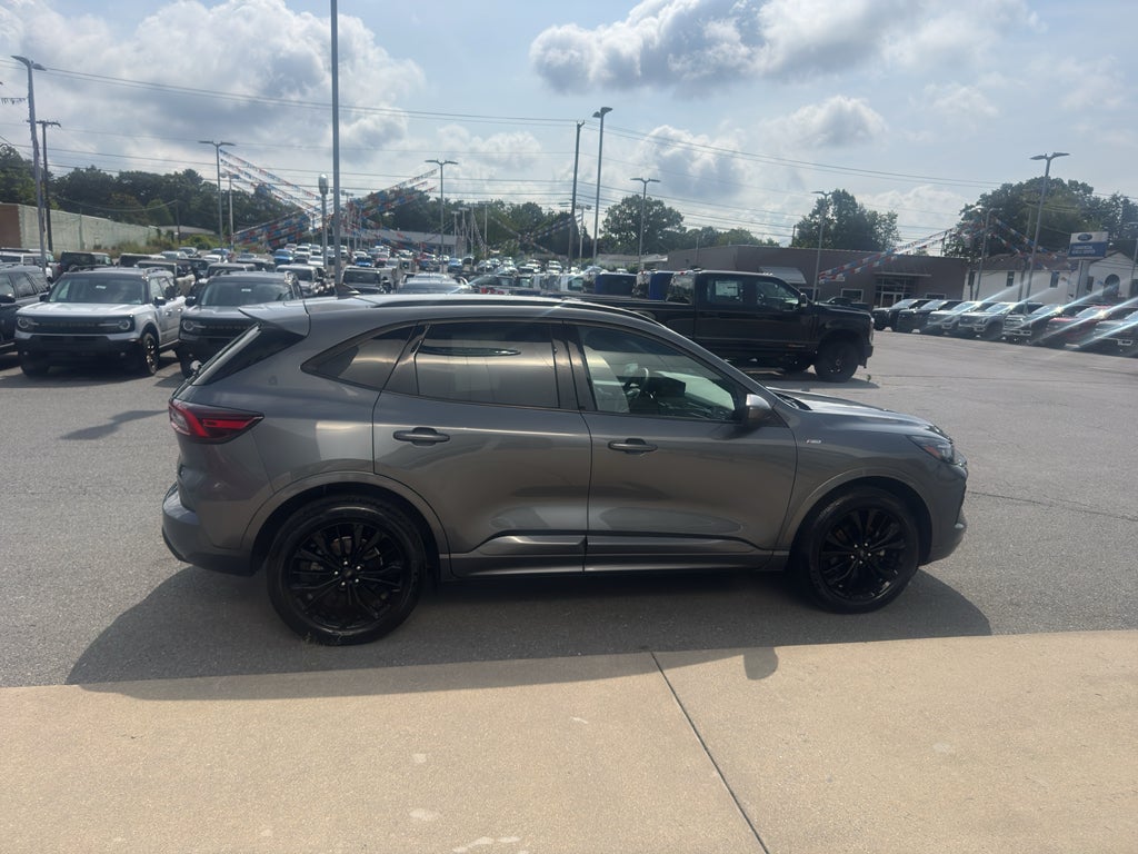 2023 Ford Escape ST-Line Elite