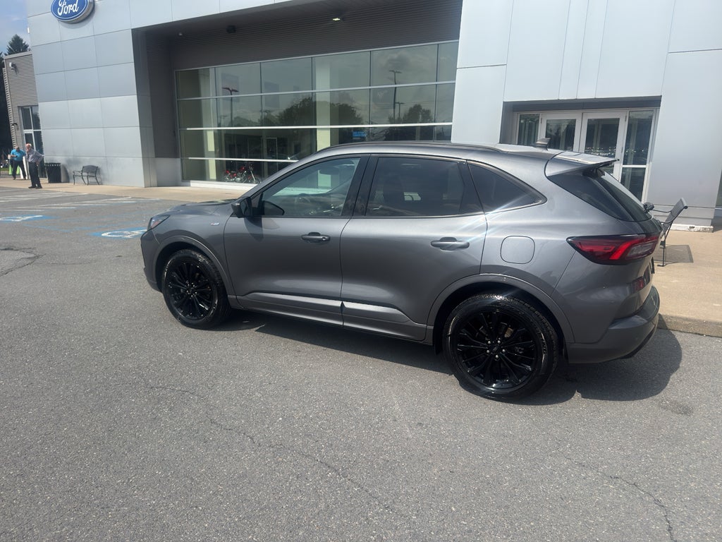2023 Ford Escape ST-Line Elite