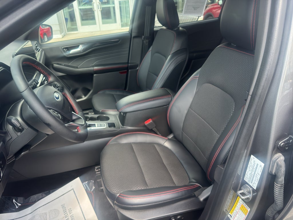2023 Ford Escape ST-Line Elite