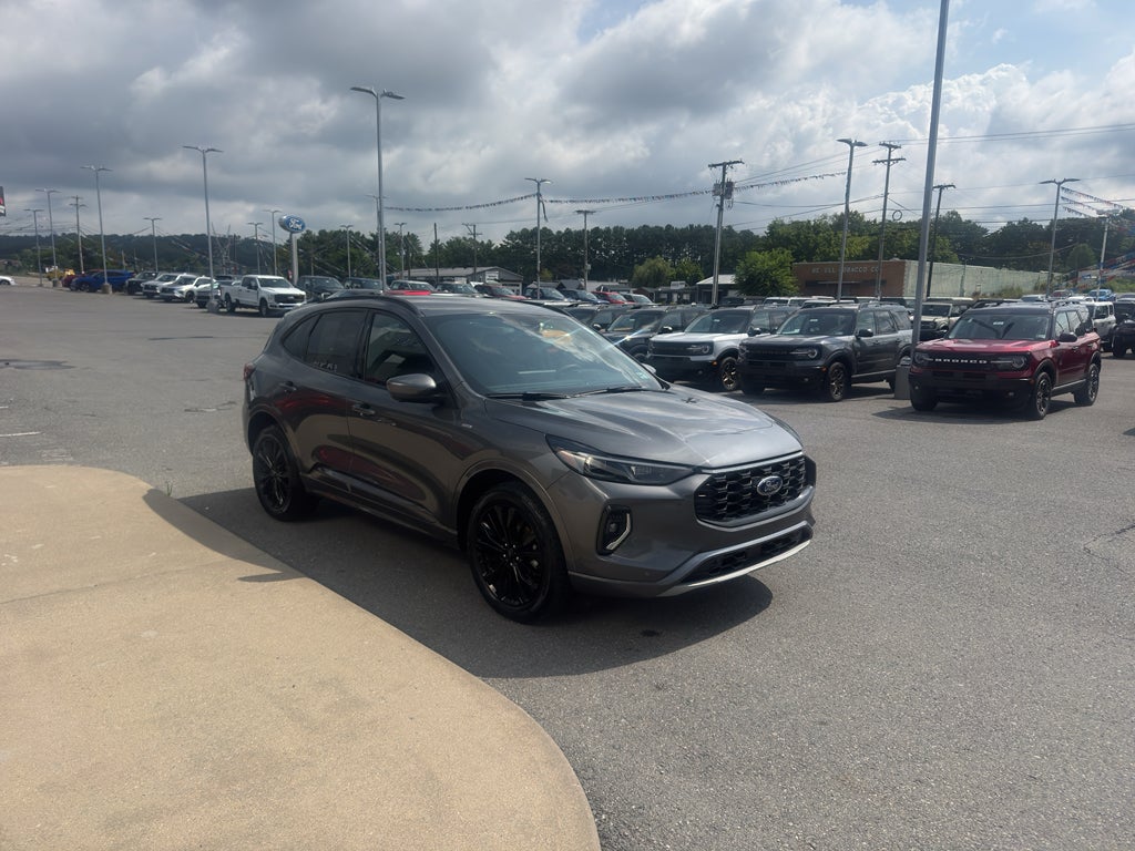 2023 Ford Escape ST-Line Elite