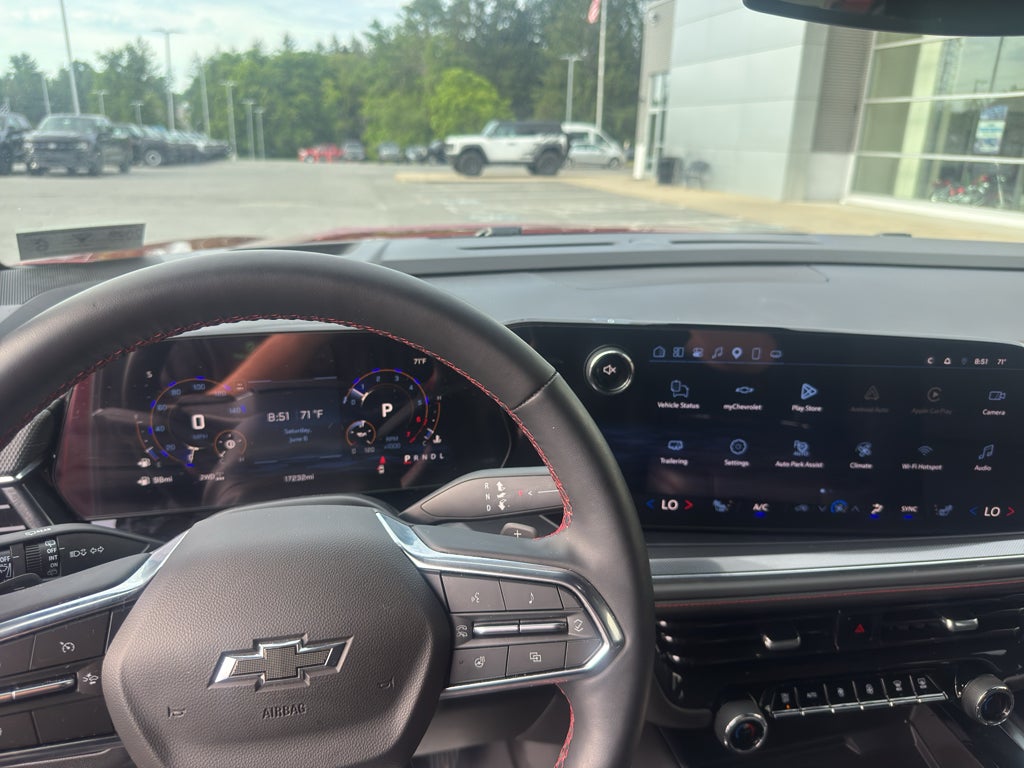 2025 Chevrolet Suburban RST