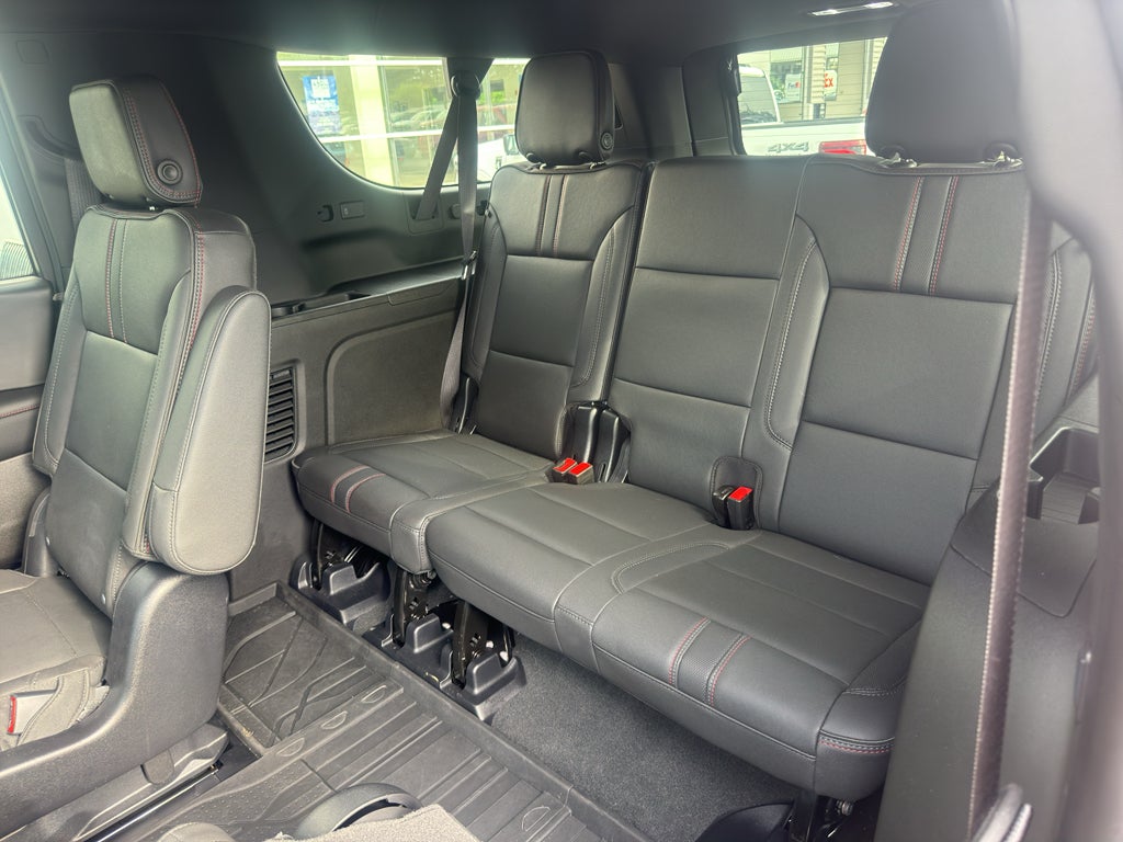 2025 Chevrolet Suburban RST
