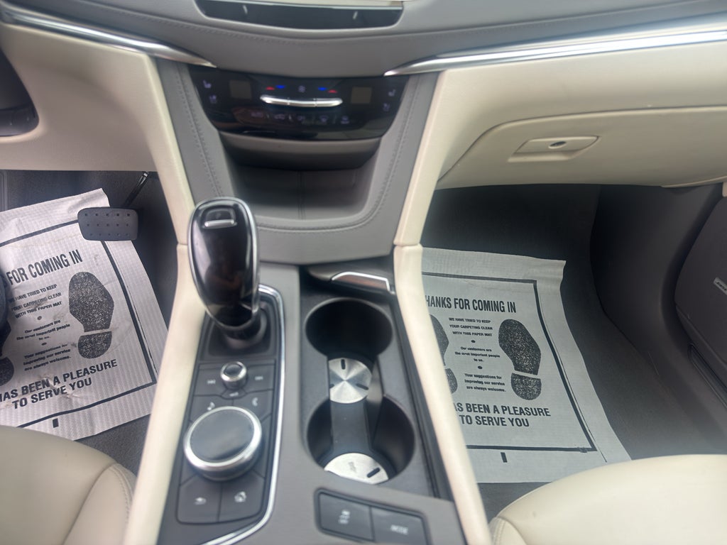 2022 Cadillac XT5 FWD Premium Luxury