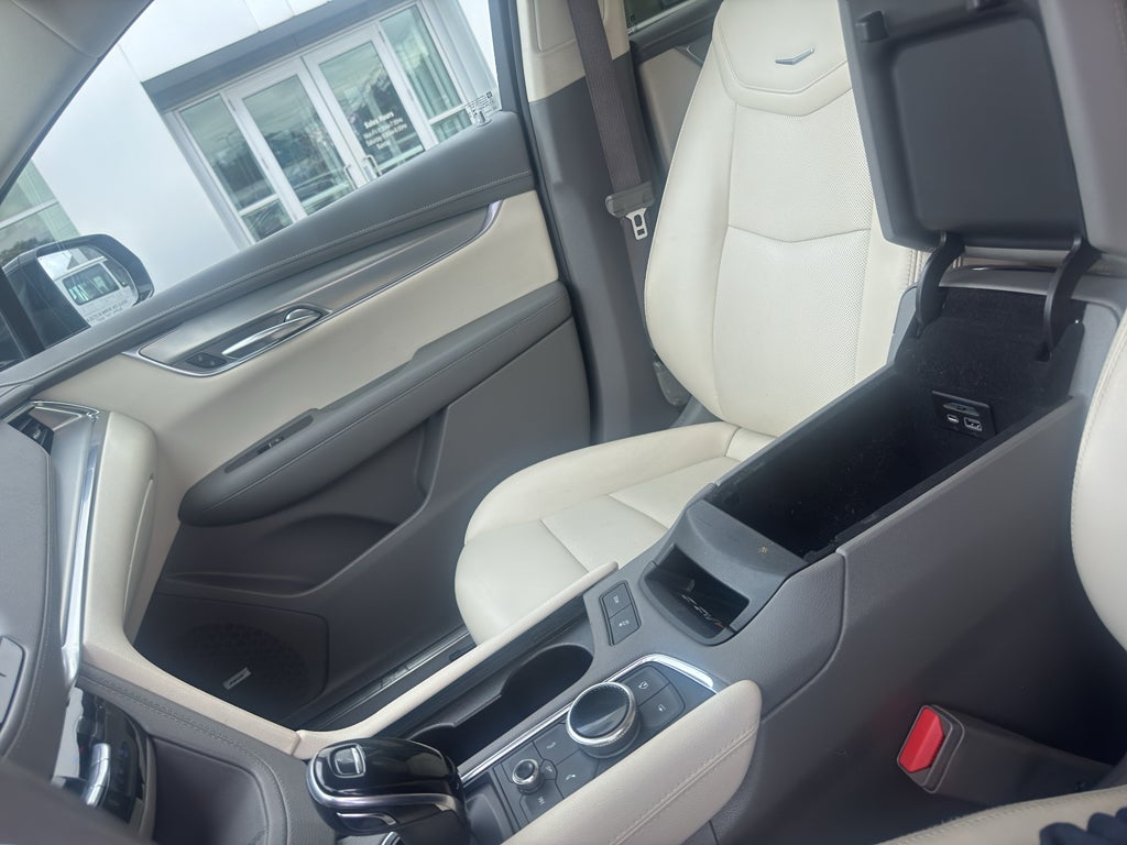 2022 Cadillac XT5 FWD Premium Luxury