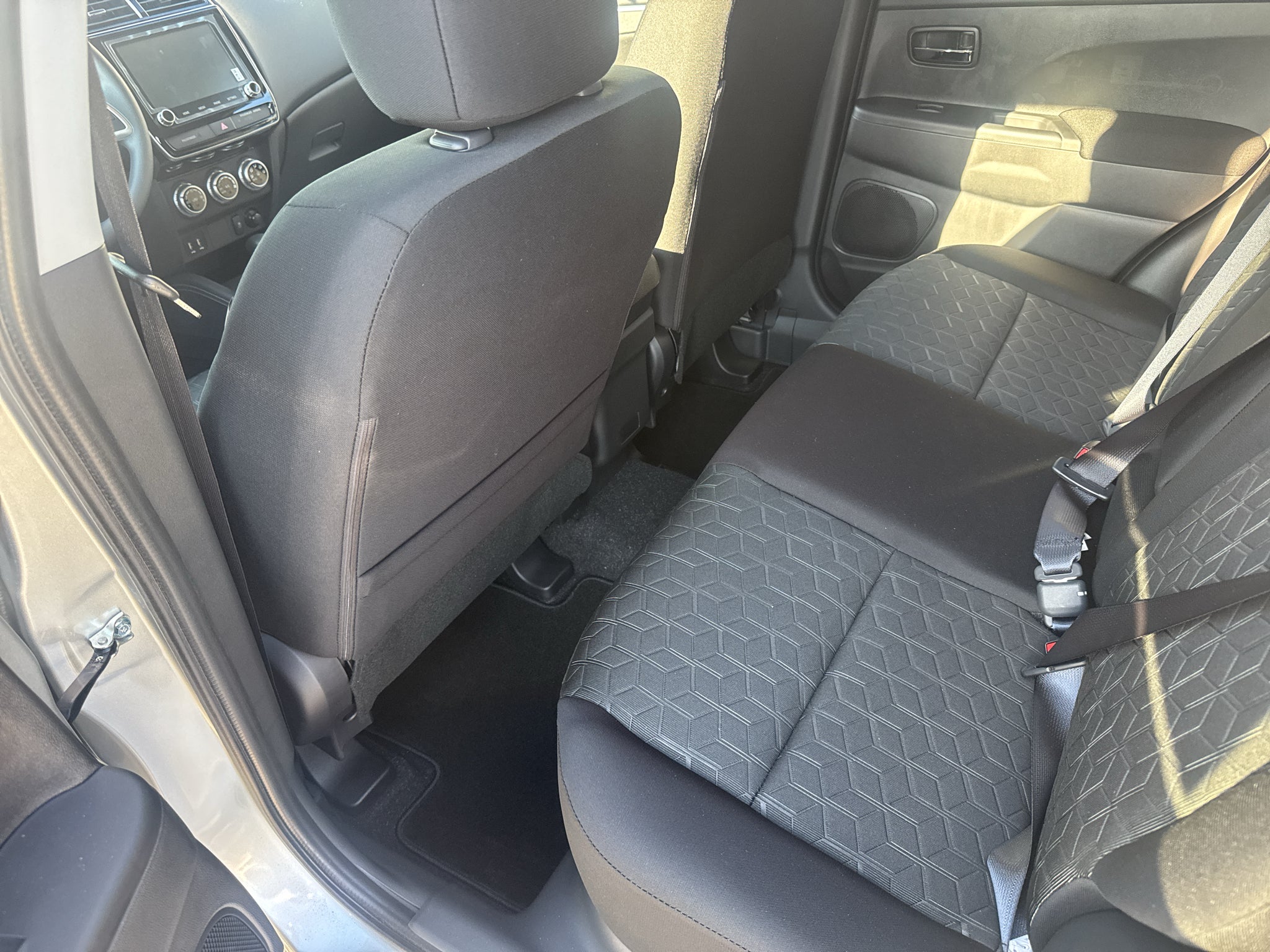 2027 Mitsubishi Outlander Sport ES