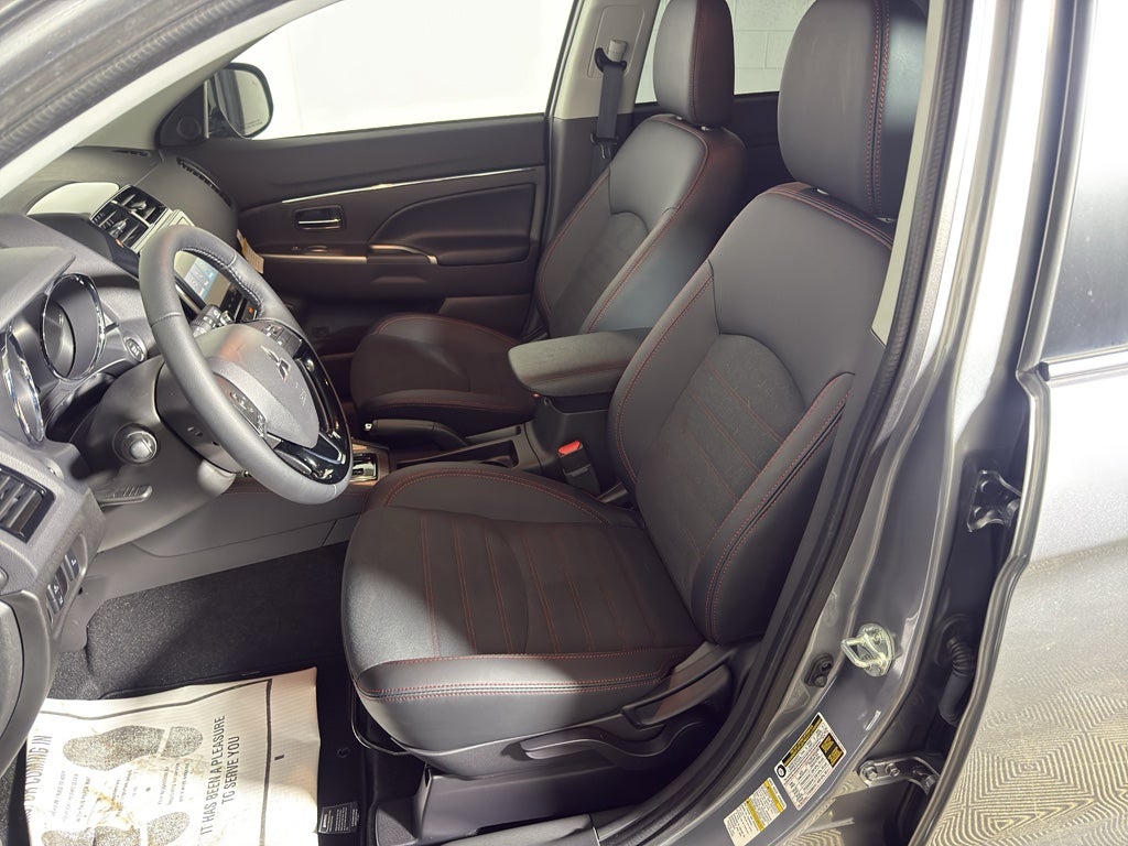 2025 Mitsubishi Outlander Sport SE