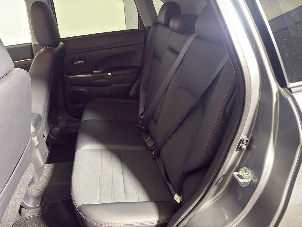 2025 Mitsubishi Outlander Sport SE