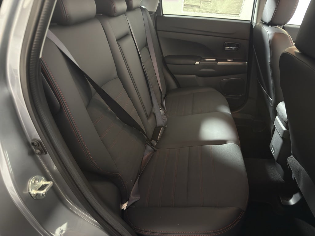 2025 Mitsubishi Outlander Sport SE