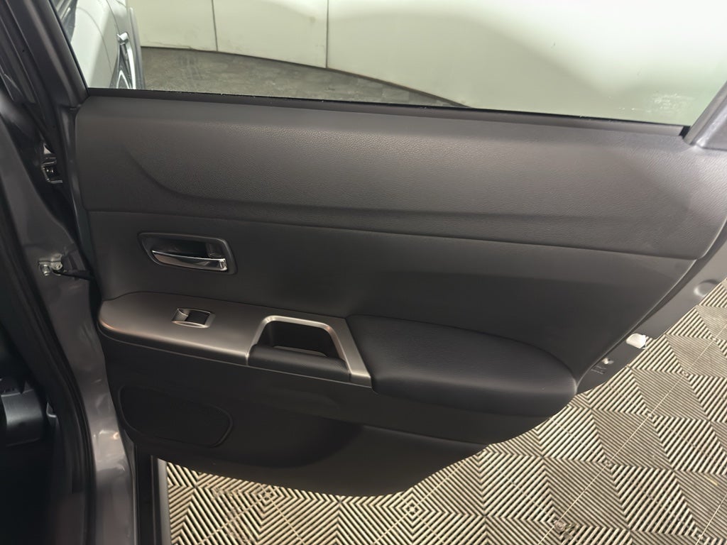 2025 Mitsubishi Outlander Sport SE