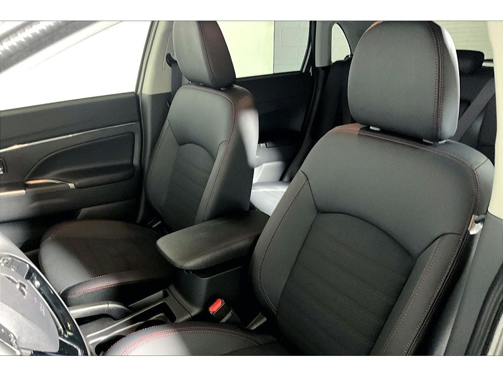 2025 Mitsubishi Outlander Sport SE