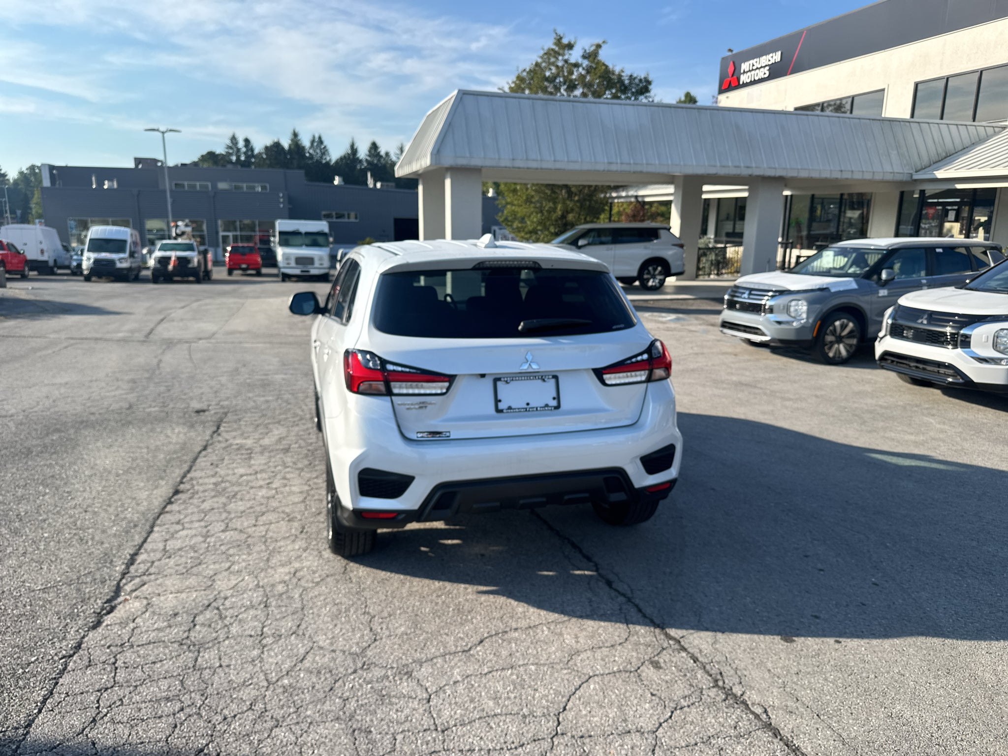 2027 Mitsubishi Outlander Sport ES