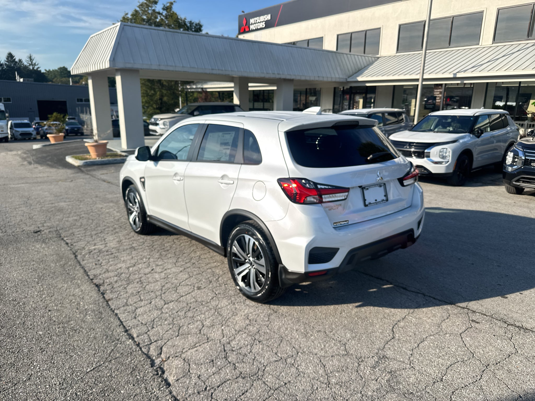 2027 Mitsubishi Outlander Sport ES