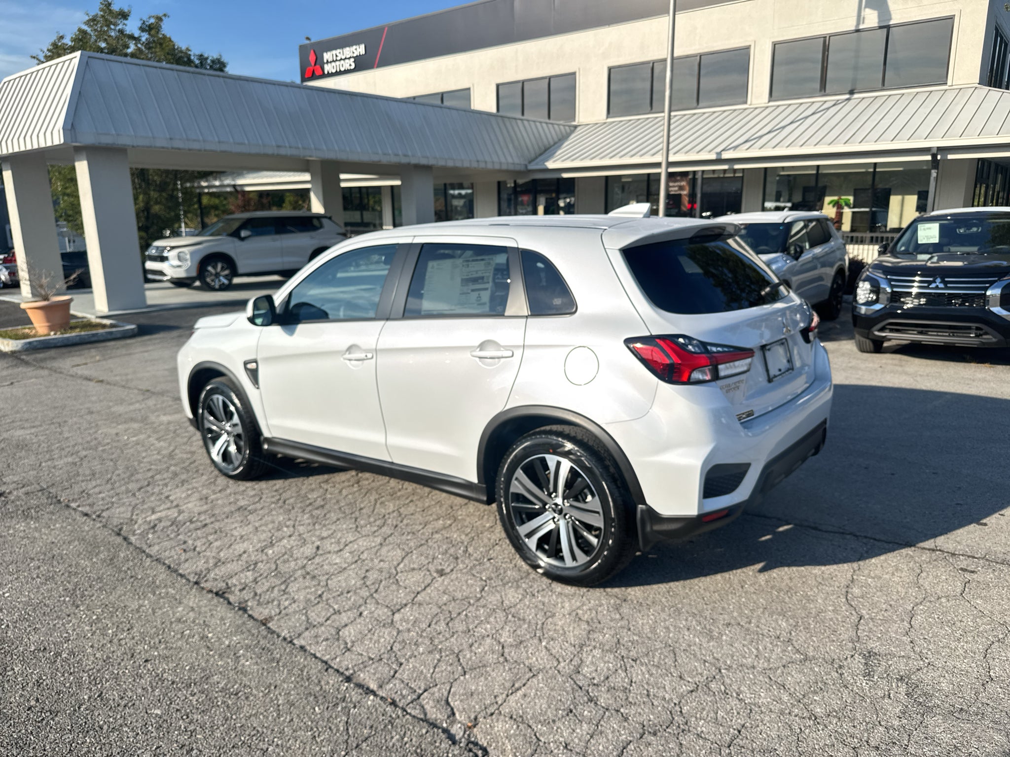 2027 Mitsubishi Outlander Sport ES