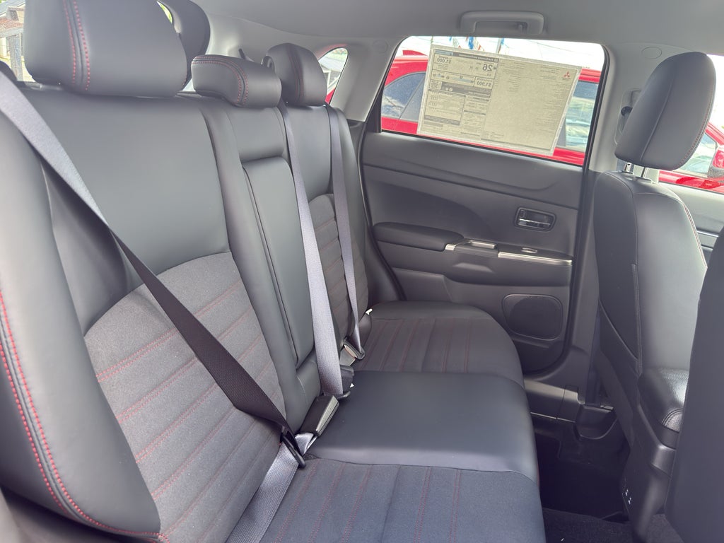2026 Mitsubishi Outlander Sport SE