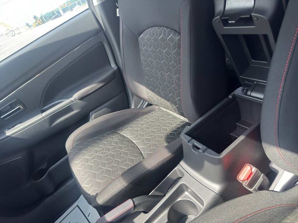 2026 Mitsubishi Outlander Sport LE