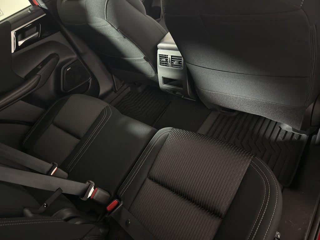 2025 Mitsubishi Outlander ES