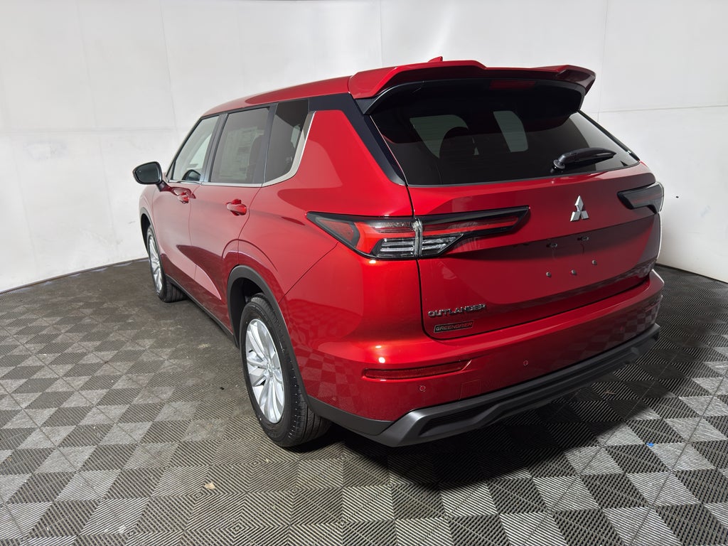 2025 Mitsubishi Outlander ES