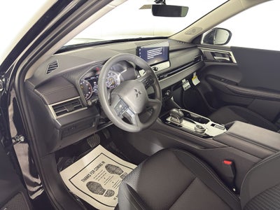 2025 Mitsubishi Outlander ES