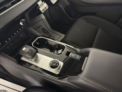 2025 Mitsubishi Outlander ES