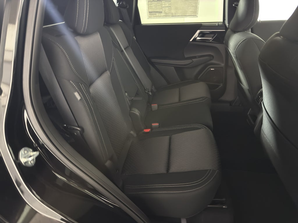 2025 Mitsubishi Outlander ES