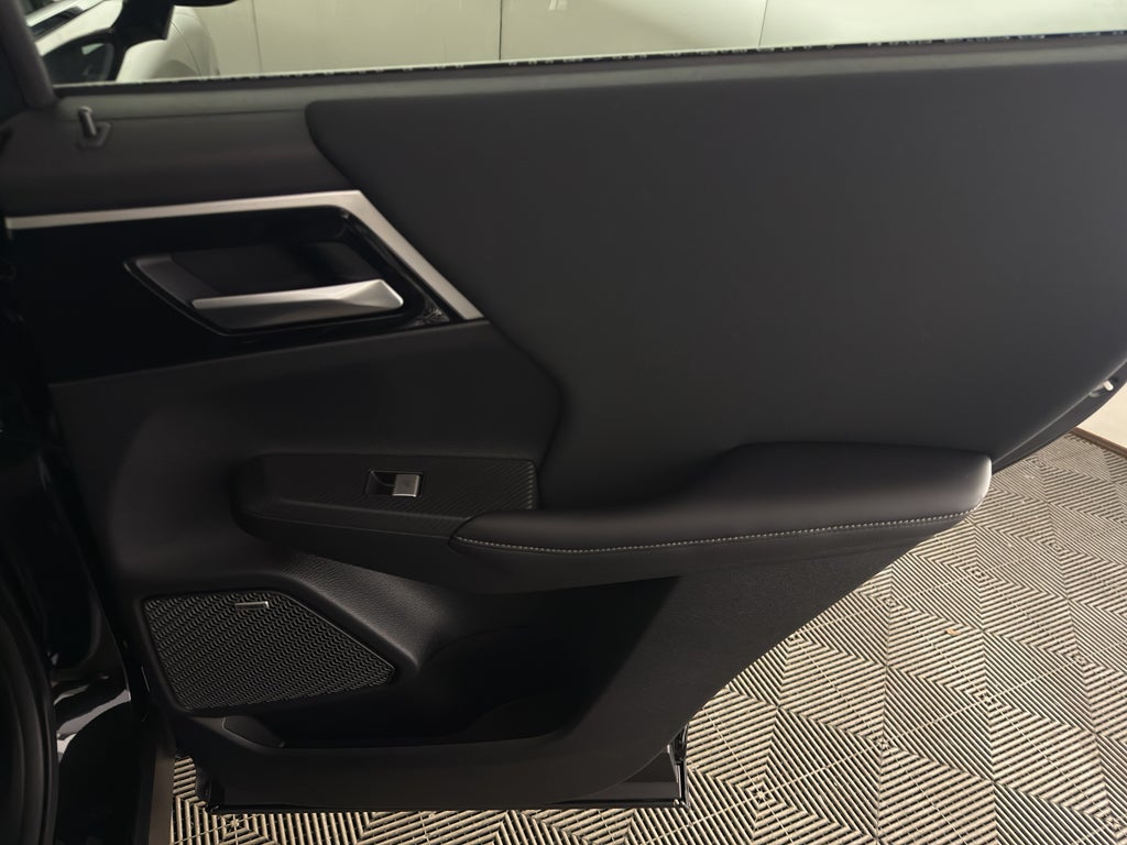 2025 Mitsubishi Outlander ES