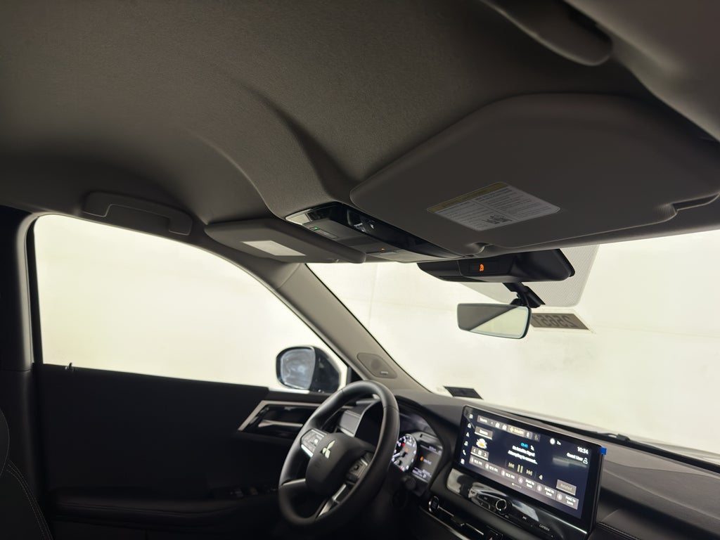 2025 Mitsubishi Outlander ES