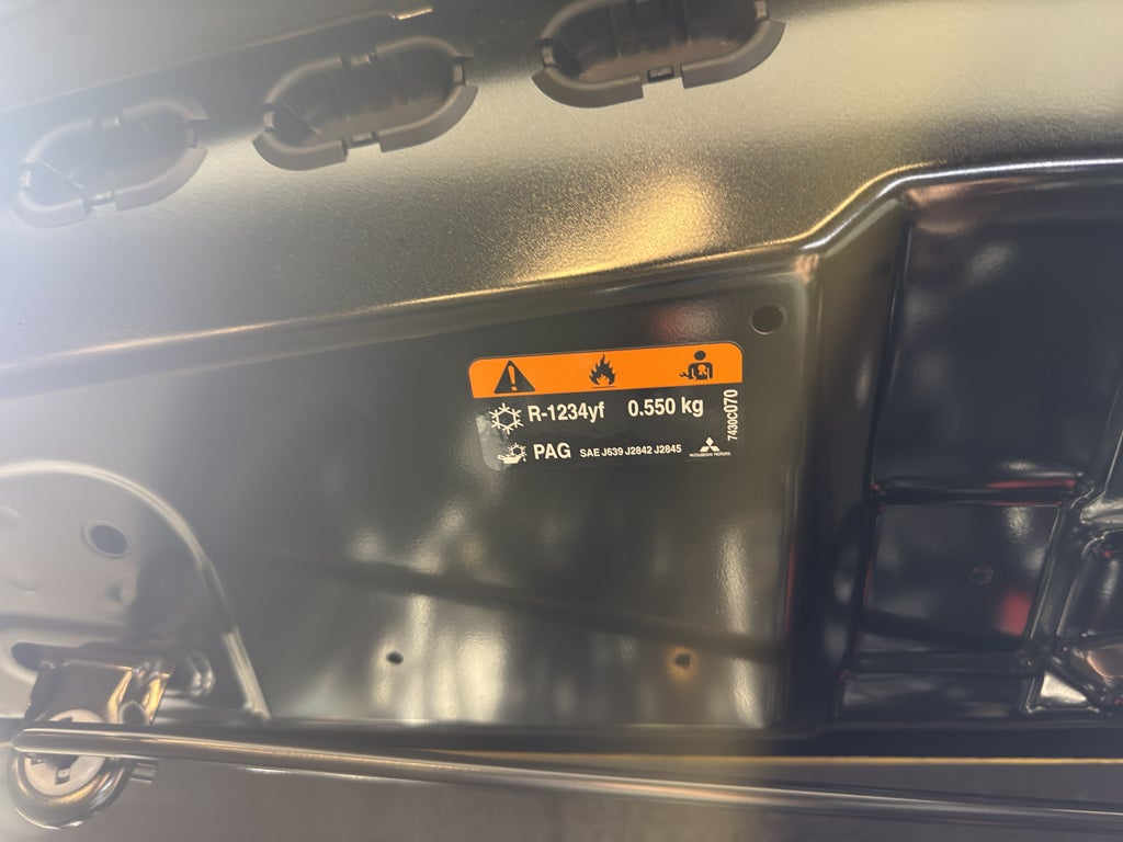 2025 Mitsubishi Outlander ES