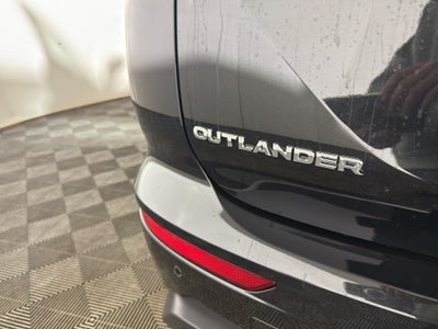 2025 Mitsubishi Outlander ES