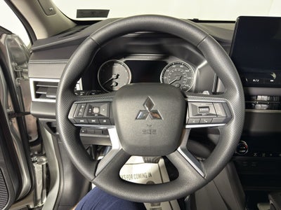 2026 Mitsubishi Outlander ES