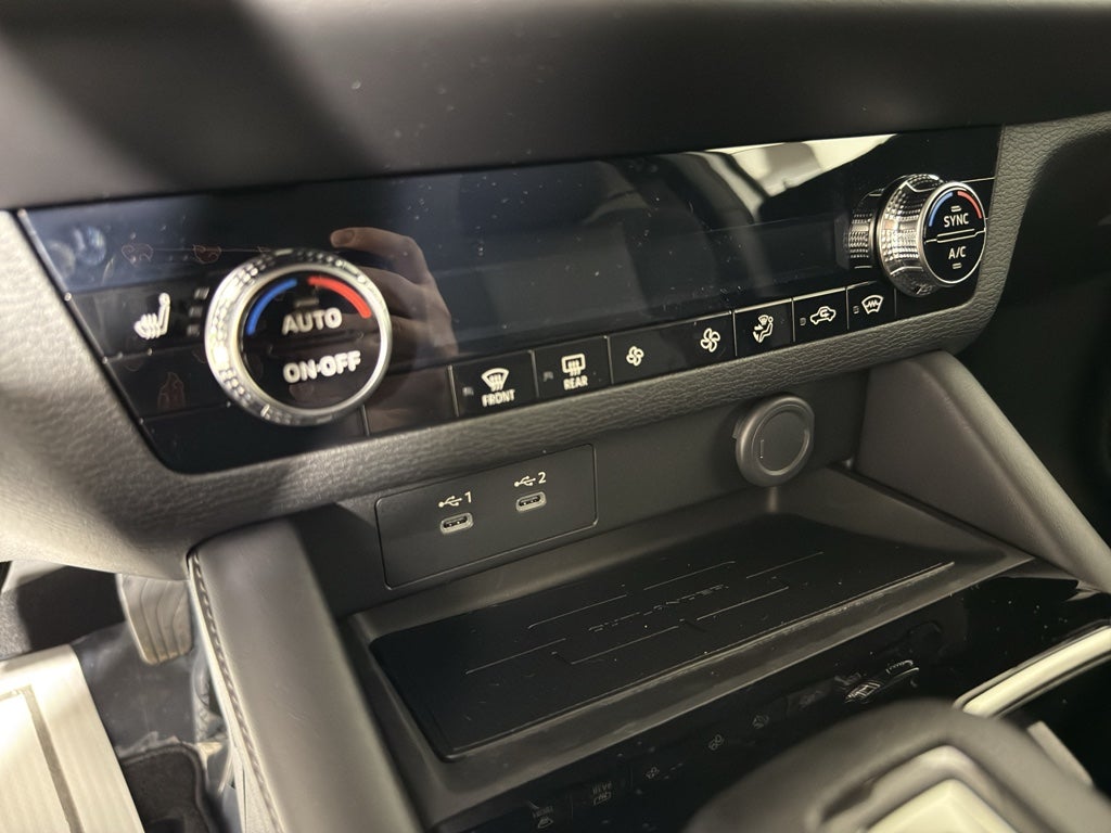 2026 Mitsubishi Outlander ES