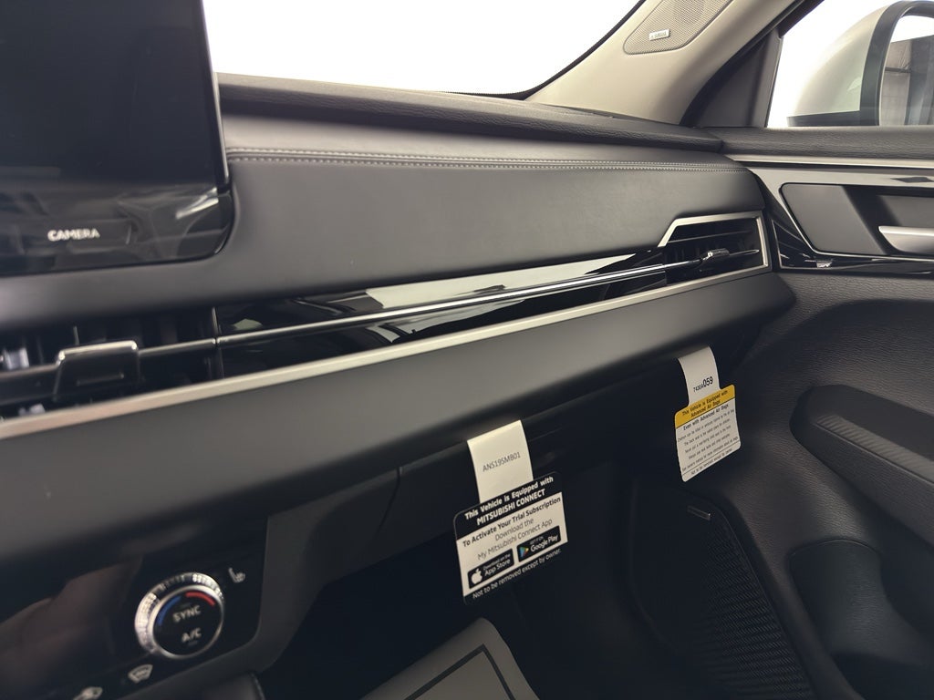 2026 Mitsubishi Outlander ES