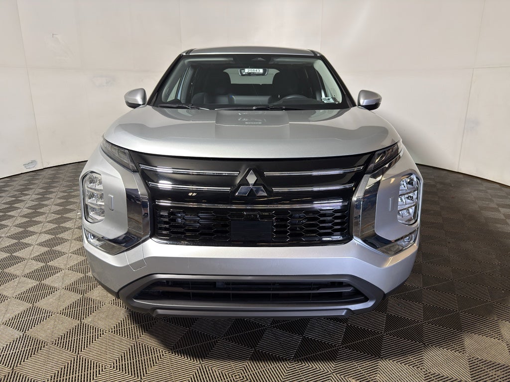 2026 Mitsubishi Outlander ES