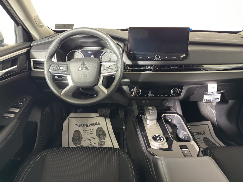 2026 Mitsubishi Outlander ES