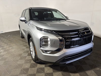 2026 Mitsubishi Outlander ES