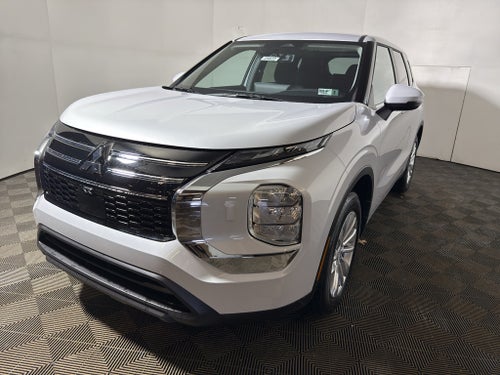 2026 Mitsubishi Outlander ES