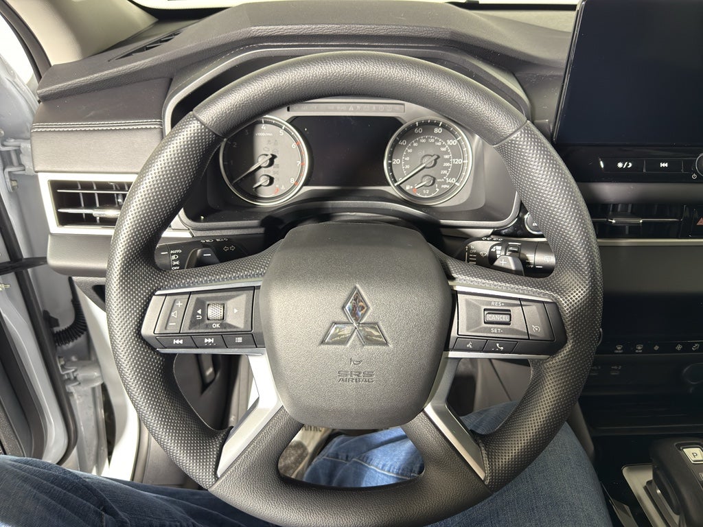 2026 Mitsubishi Outlander ES