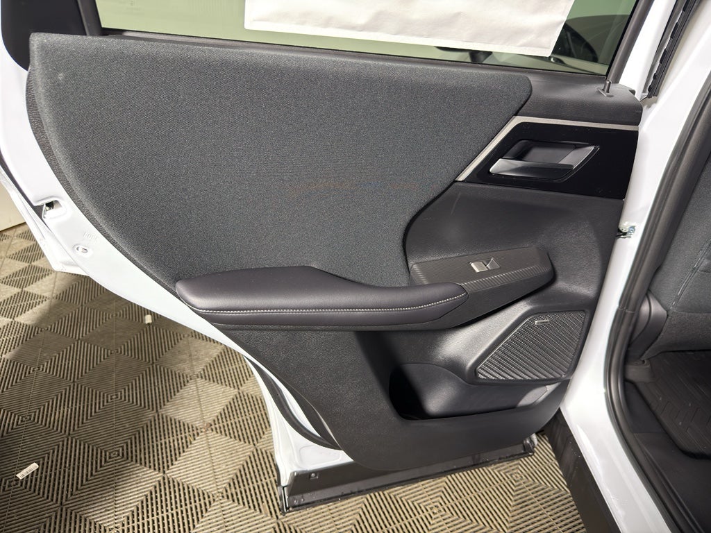 2026 Mitsubishi Outlander ES